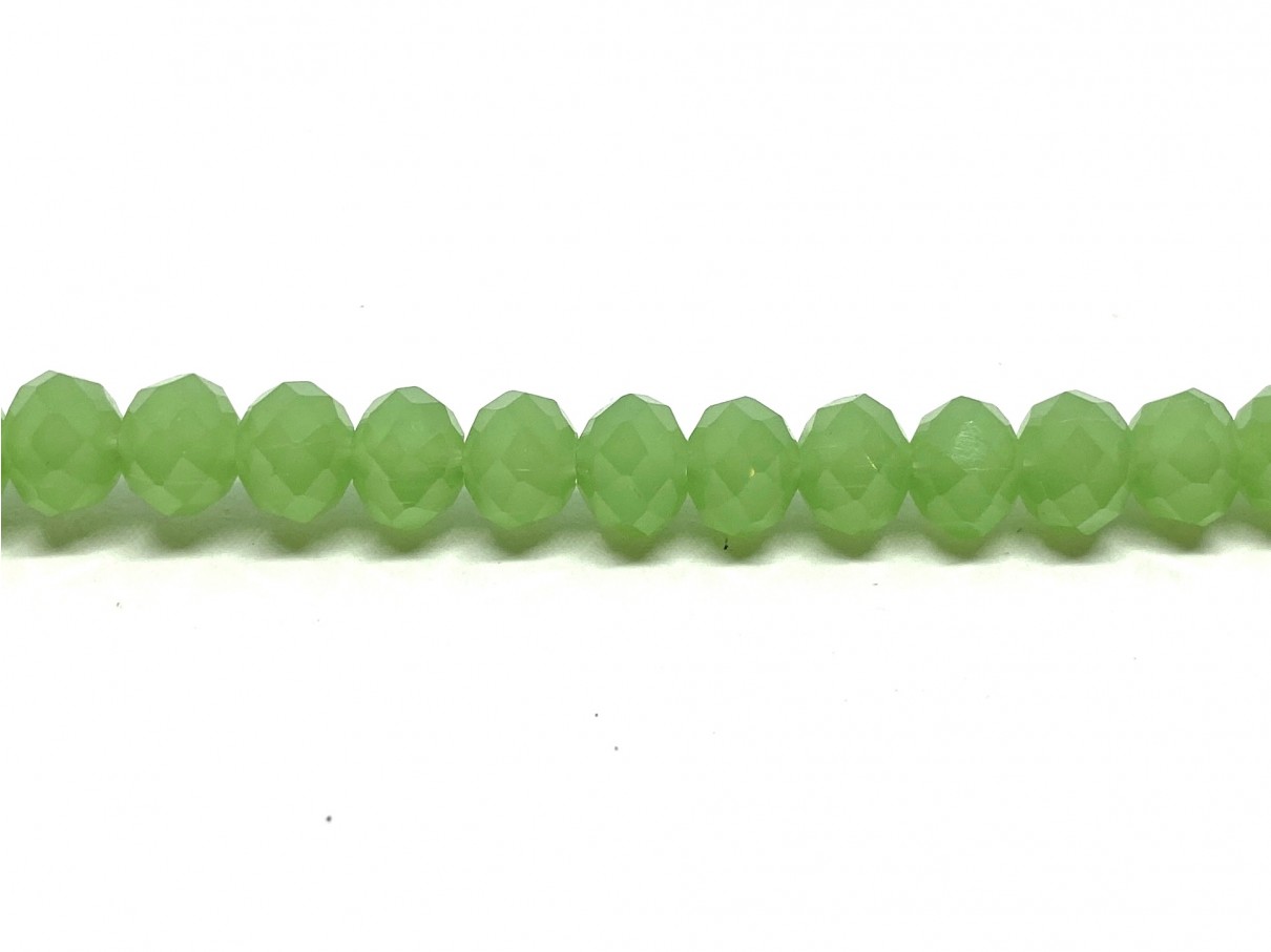 Grønne facetslebne glasperler