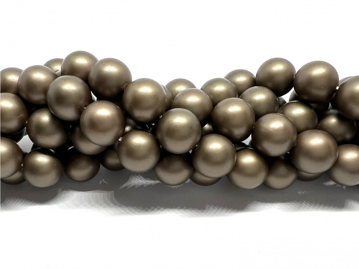 Frosted shell pearl, mørk brun 10mm, hel streng