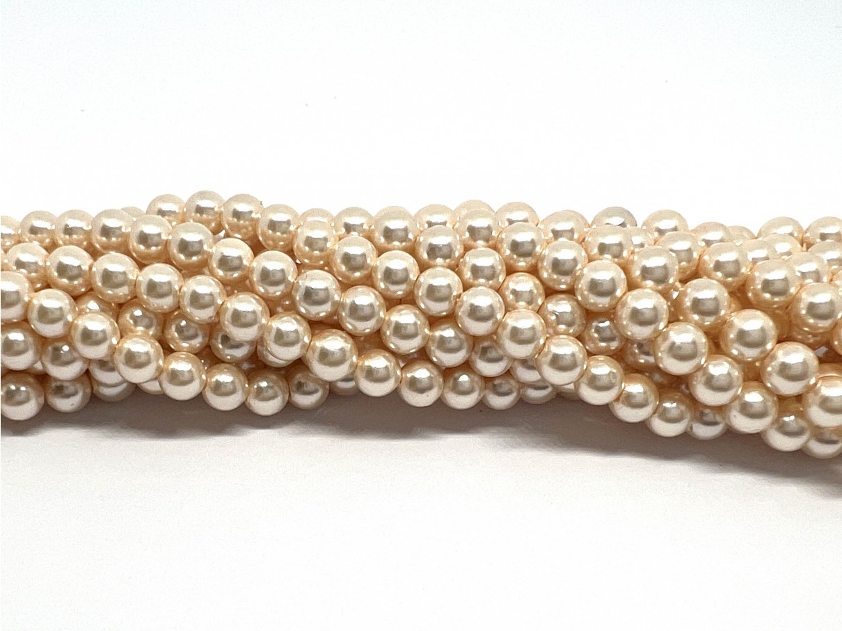 Creme farvede shell pearl, rund 4mm, hel streng