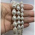 Hvid shell pearl, dråbe 8x10mm, hel streng