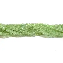 Prehnit, facetslebet terning ca 4mm, hel streng - Prehnit